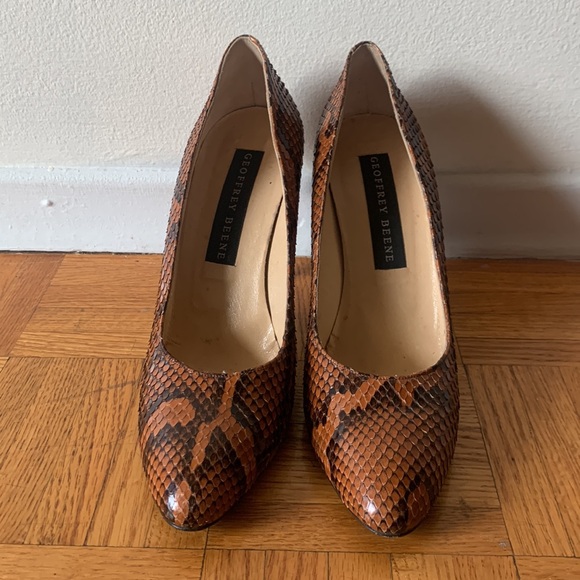 Geoffrey Beene snakeskin pumps - Picture 7 of 8